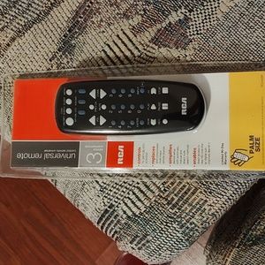 RCA Premium 3 Device Universal Remote (RCU703SPR)